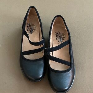 Life Stride Mary Janes, black women’s shoes size 7M